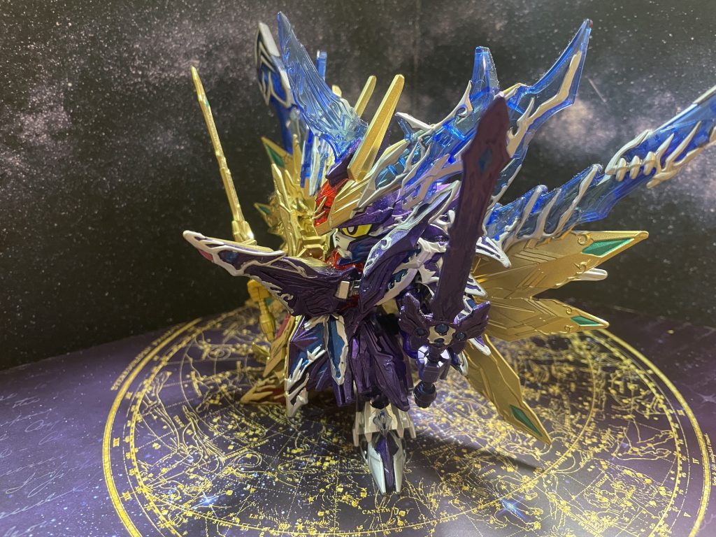 オルタナティブ側。微妙にどのドラグーンとも顔が違うのが良すぎる。ダークネスソード。片刃の方が良かったかしら。