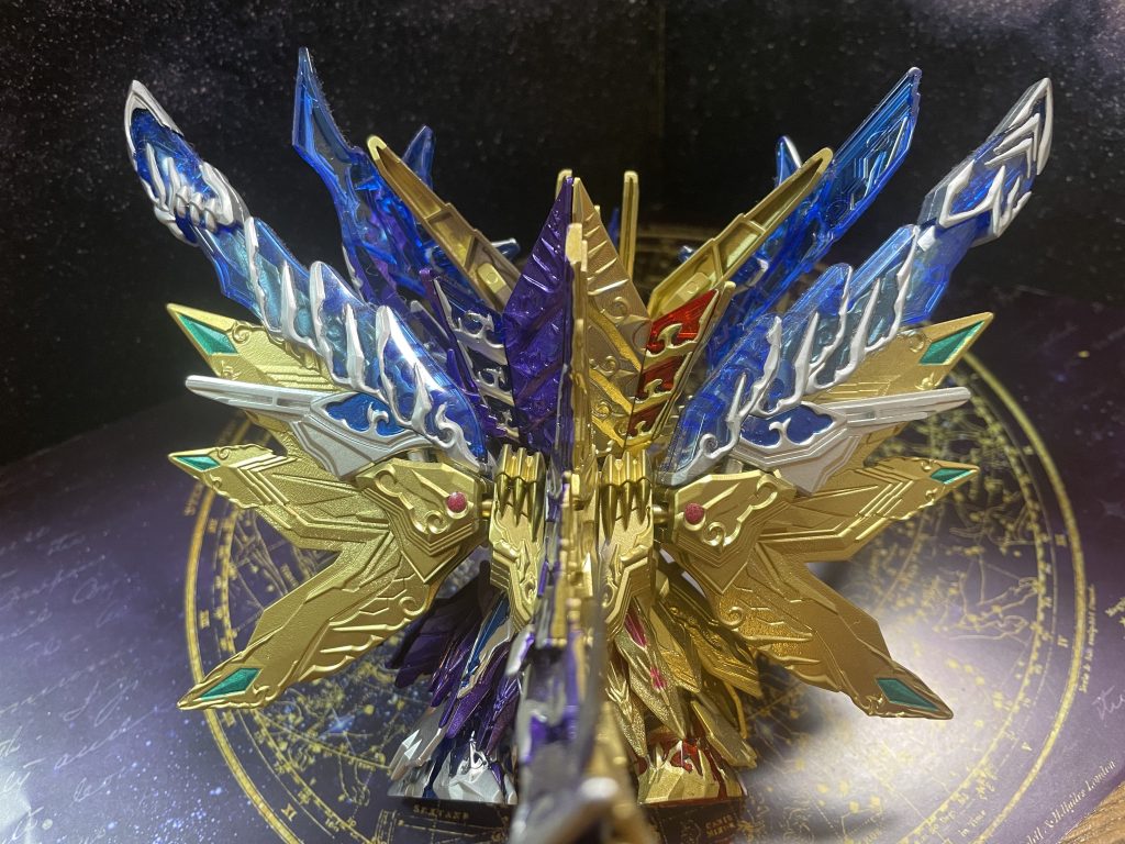 後ろ姿。尻尾の塗り分けが実は地獄。ですが映りが悪い…