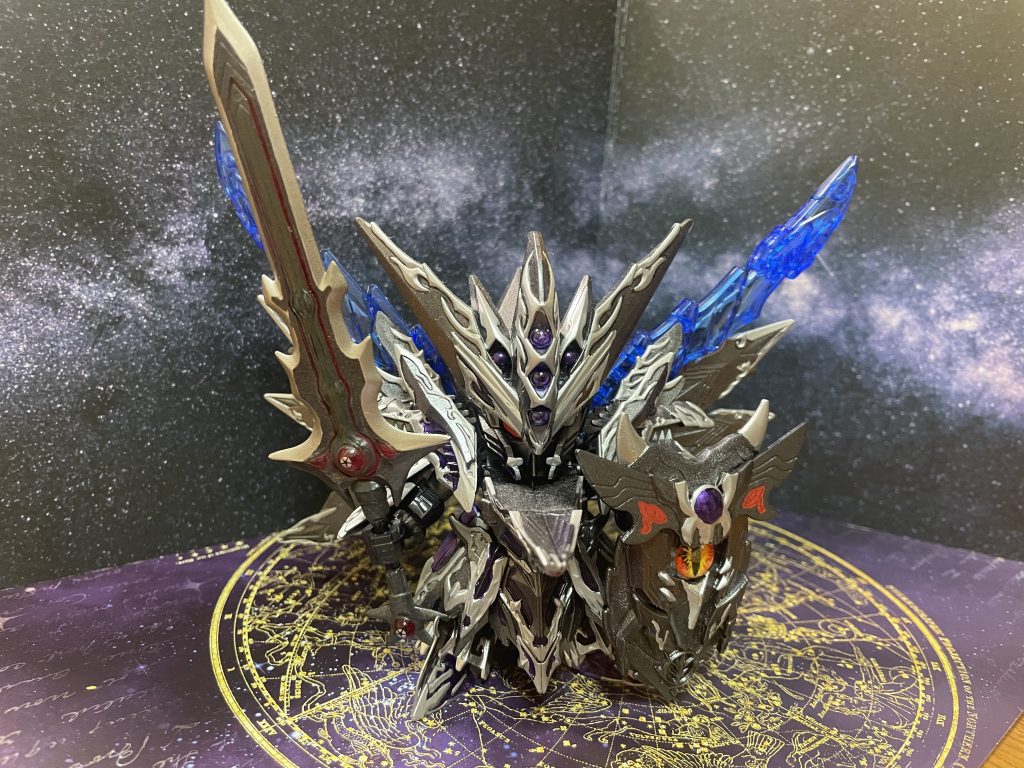 今回は持たせる武器に苦慮しました。