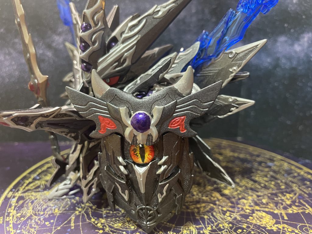 盾は禍々しさを考えて色々組み合わせています。