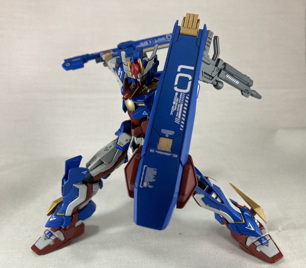 シールド名前も使用用途もシールド、だけど多分近接戦ではこれで殴りかかってくる