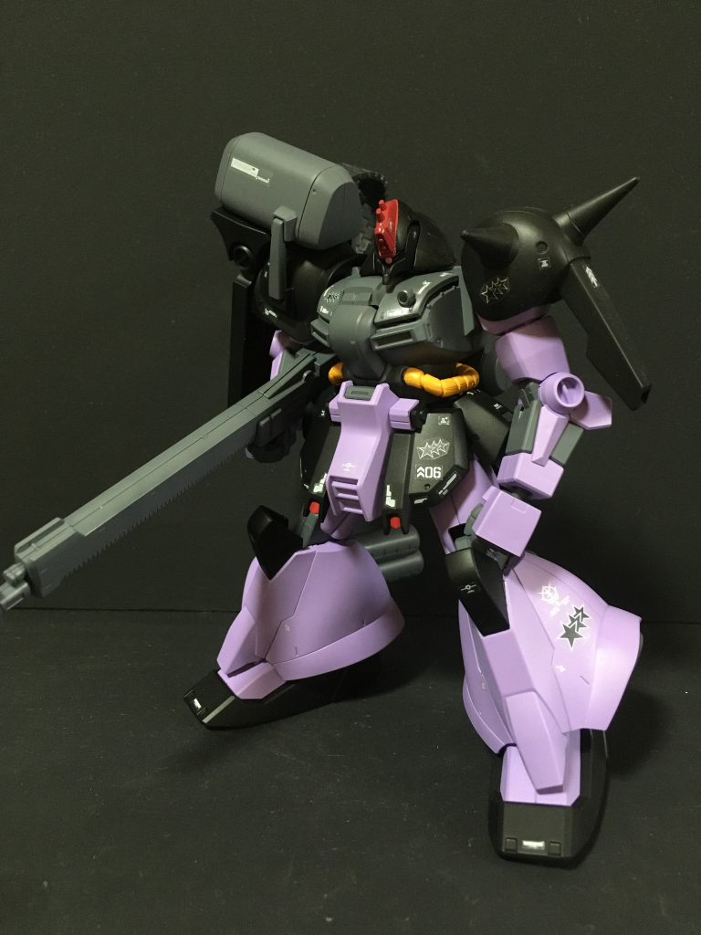 おまけで。胸ダクトをグレーにしつつ左肩をザク3のスパイクにしたバージョンです。