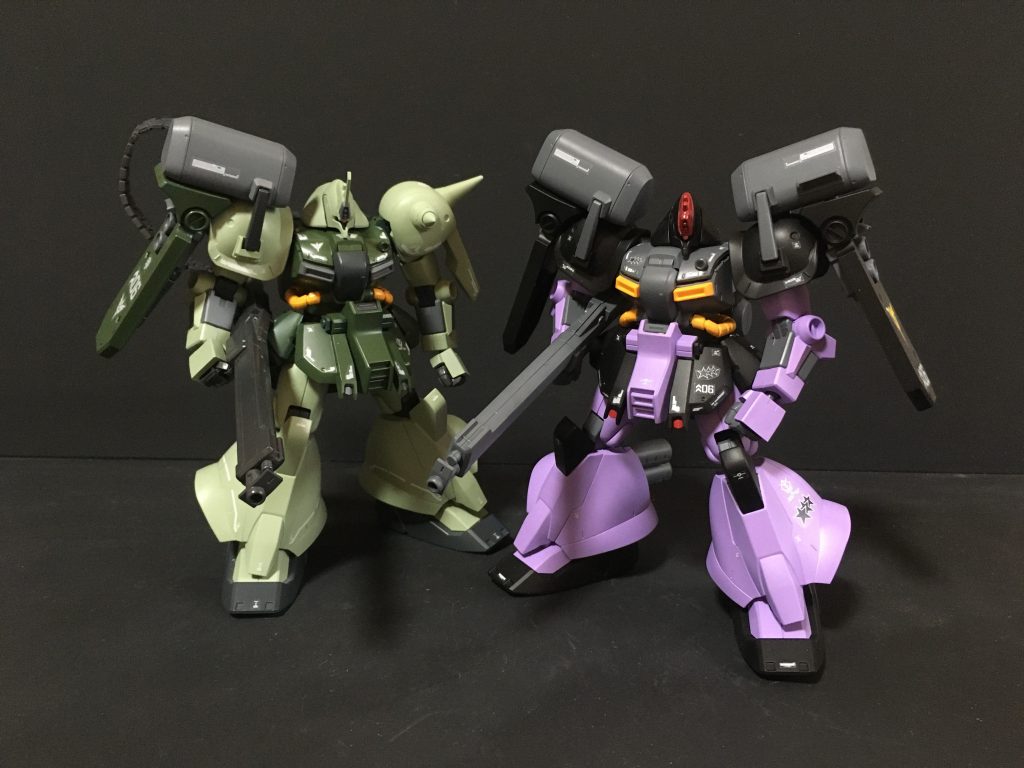 ネオジオン軍 ゼク・アインのツーショットです。量産カラー機:https://gumpla.jp/hg/1248036