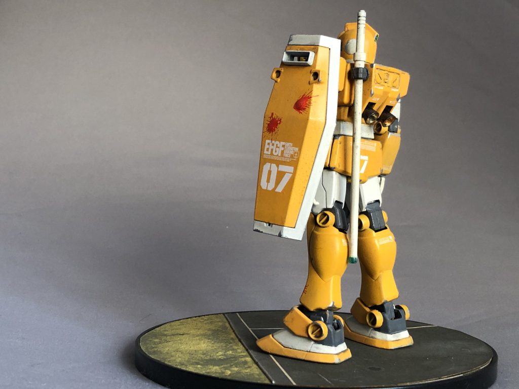 タミヤのキャメルイエローを使用していますが、「ドクターイエロー」みたいな感じになりましたw