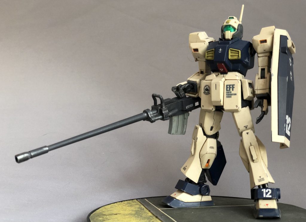 コクピットハッチの色分け問題（少なくとも別パーツ化してくれればいいのに）など、小さな不満はありますが、HGUC屈指の名キットであることは間違いないと思います。ヤられ役なのにとてもカコイイ！！