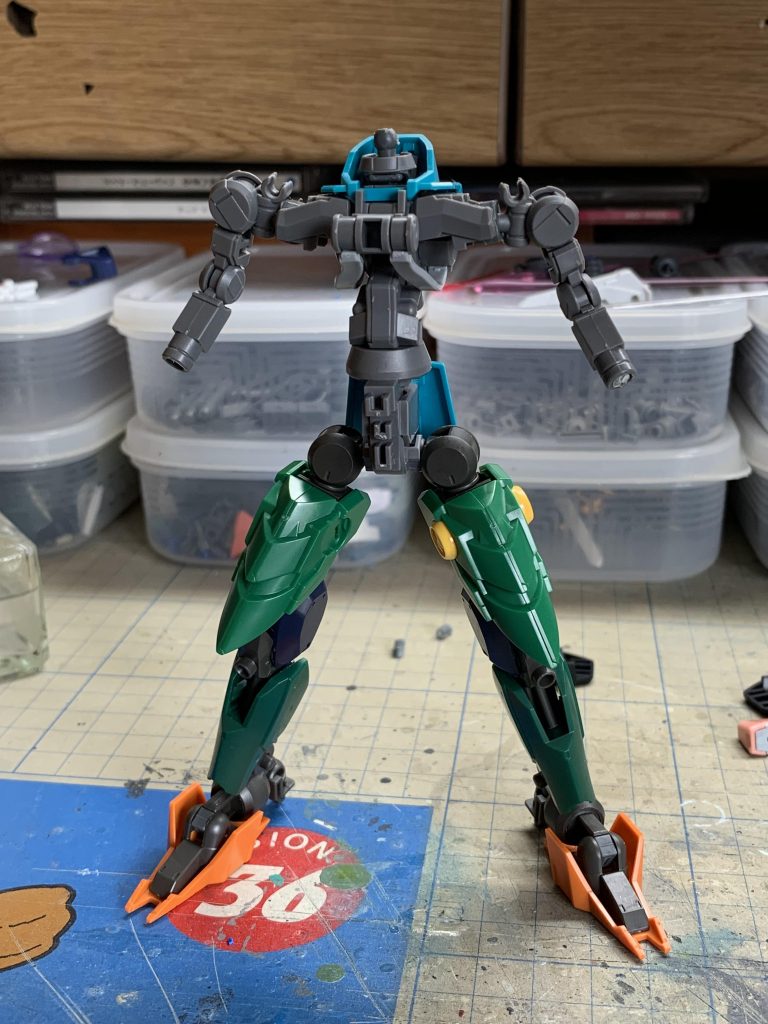 製作開始すること一年と半年前、いつものようにジャンクパーツを寄り合わせるところからスタートします。