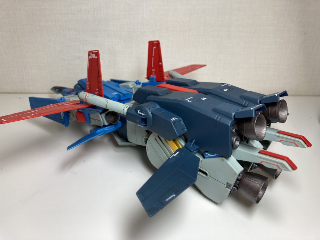 機体の厚みが抑えられて良い感じです。