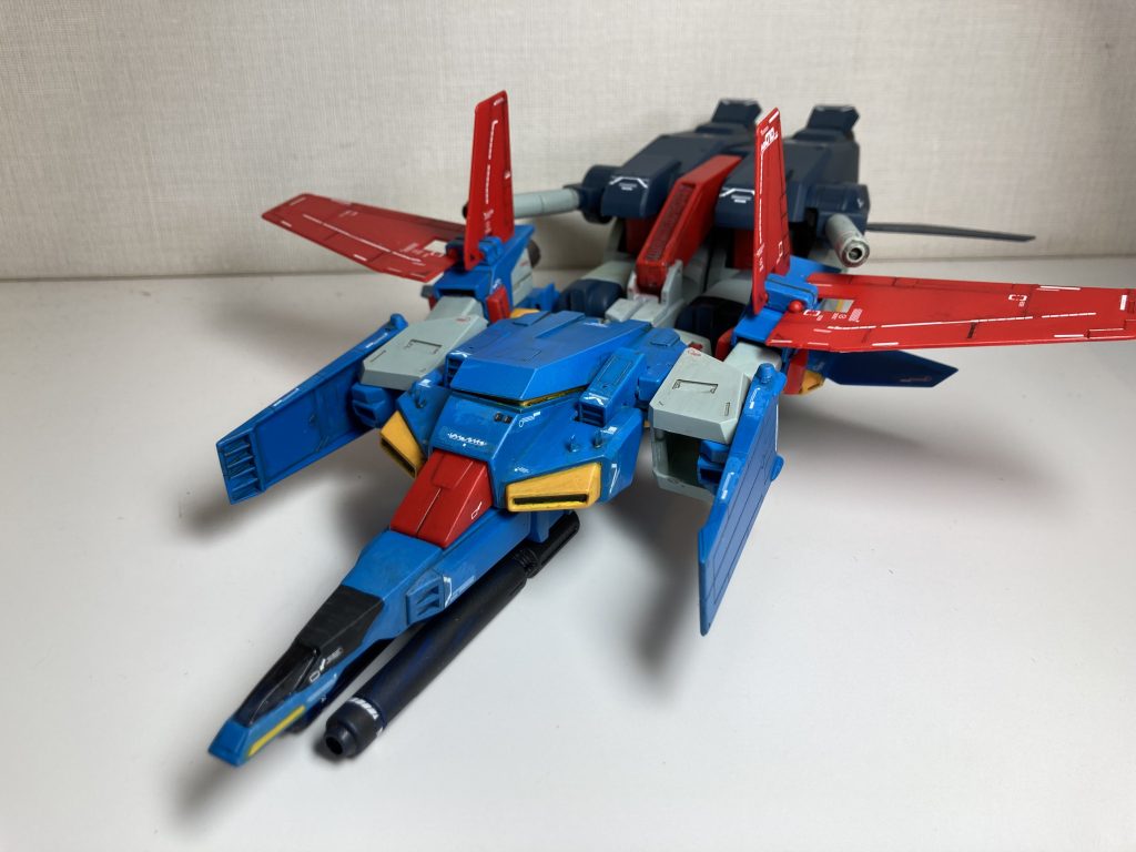 旧キットの売りが、変形後の機体の綺麗さと思います（その代わり、バックパックがスカスカですけど）