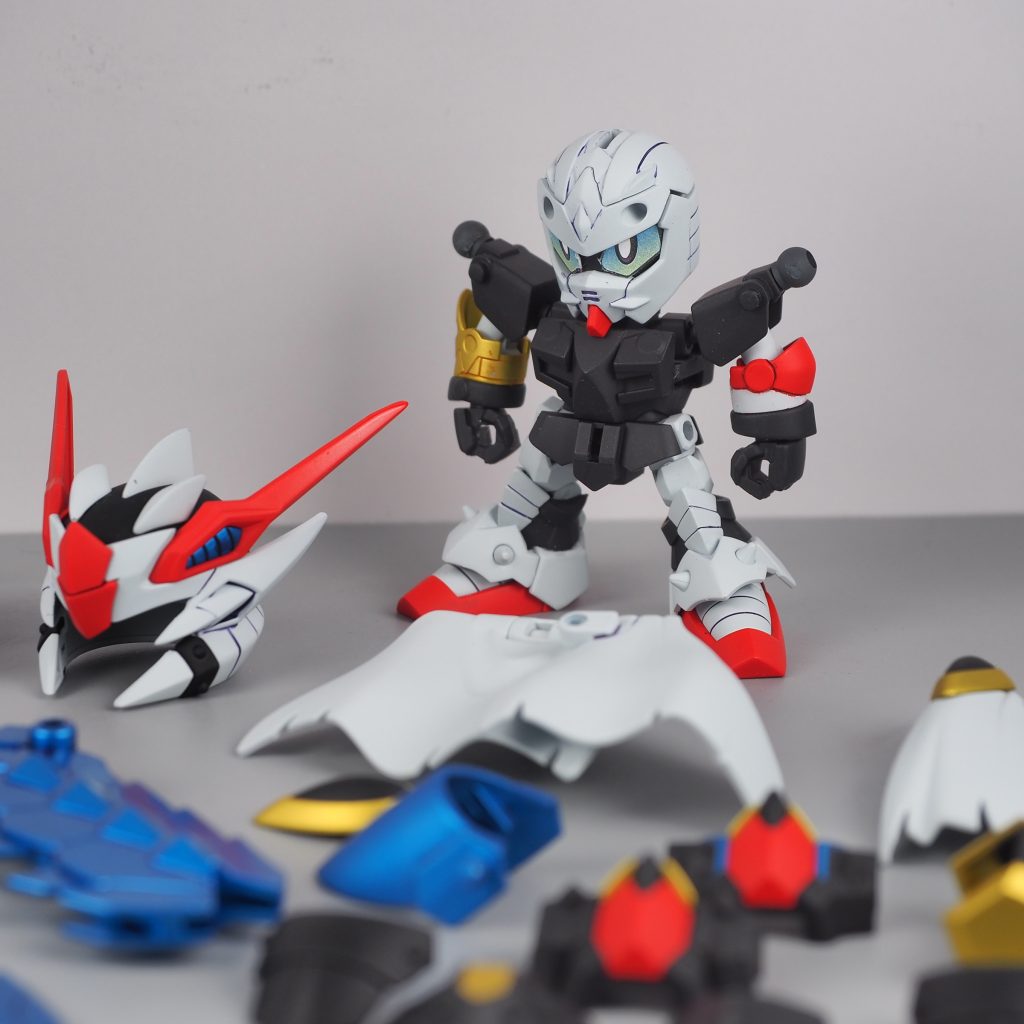 軽装タイプはフロントアーマーがパイプスプリングを追加して可動できるようになっています。