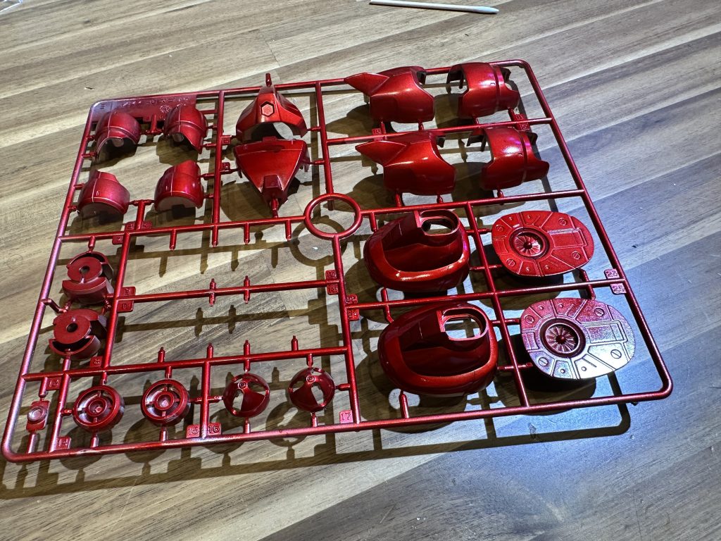 塗装はランナーごと行っています。