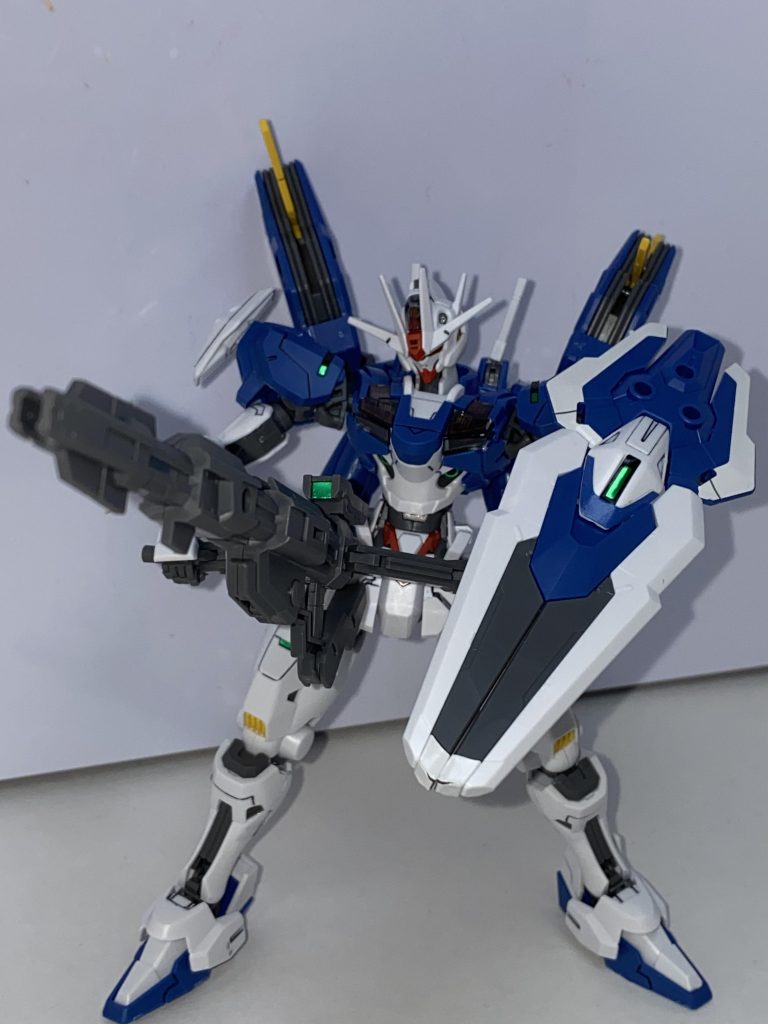 武器を持つとこんな感じになります！がっしり構えてるかんじがたまらない！