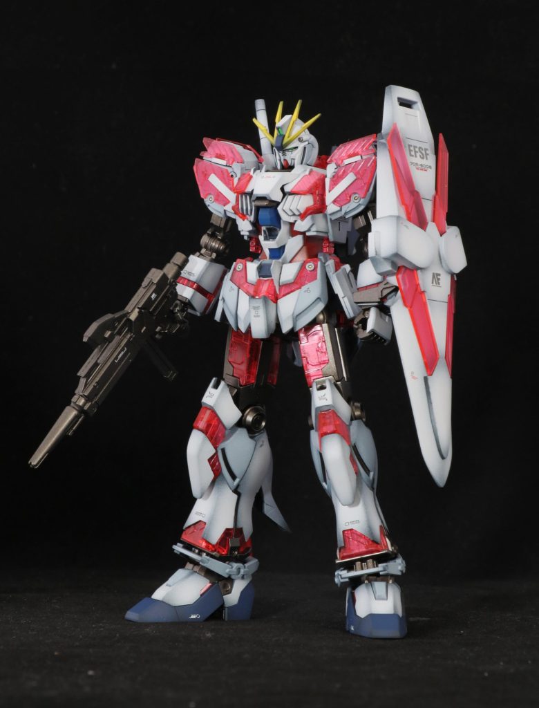 要所にメタルボール埋め込みサイコフレームはパールレッドを薄くかけて角度によって表情を変えるようにしてみました(*´∀｀*)