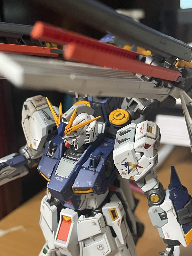 首の軸を少し詰めたのですがわからないですね。肩は通常パーツです。