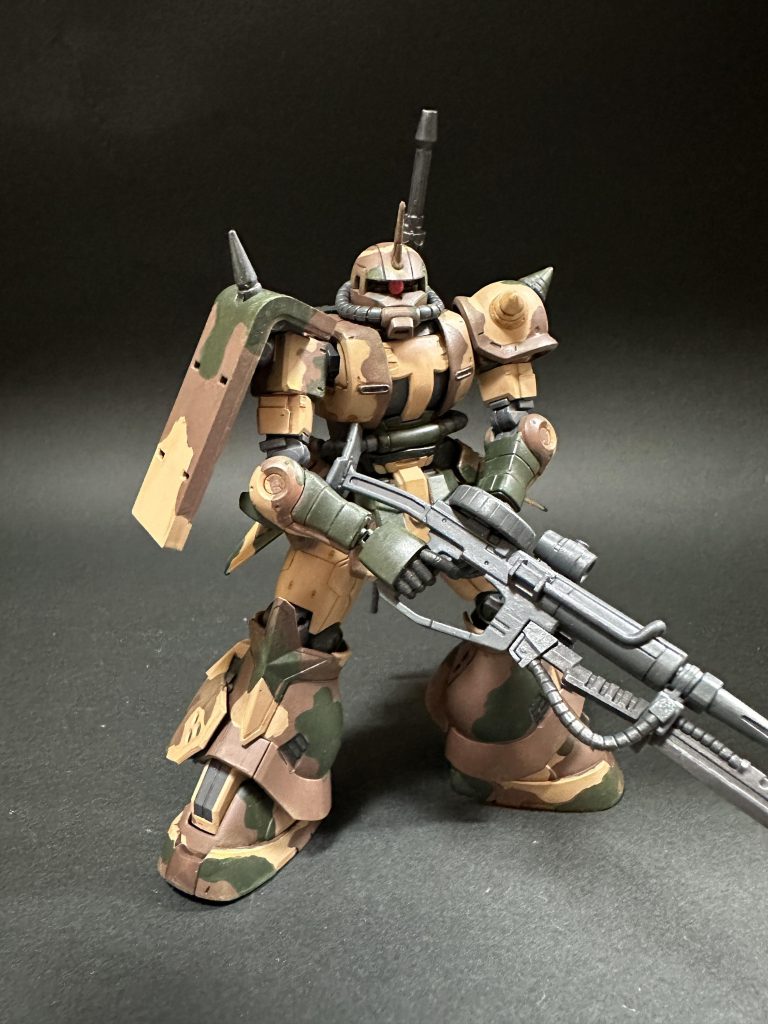 あんまり得意ではないのですが、やっぱり部隊章などのデカール貼ってみようかなと思ったりしています。