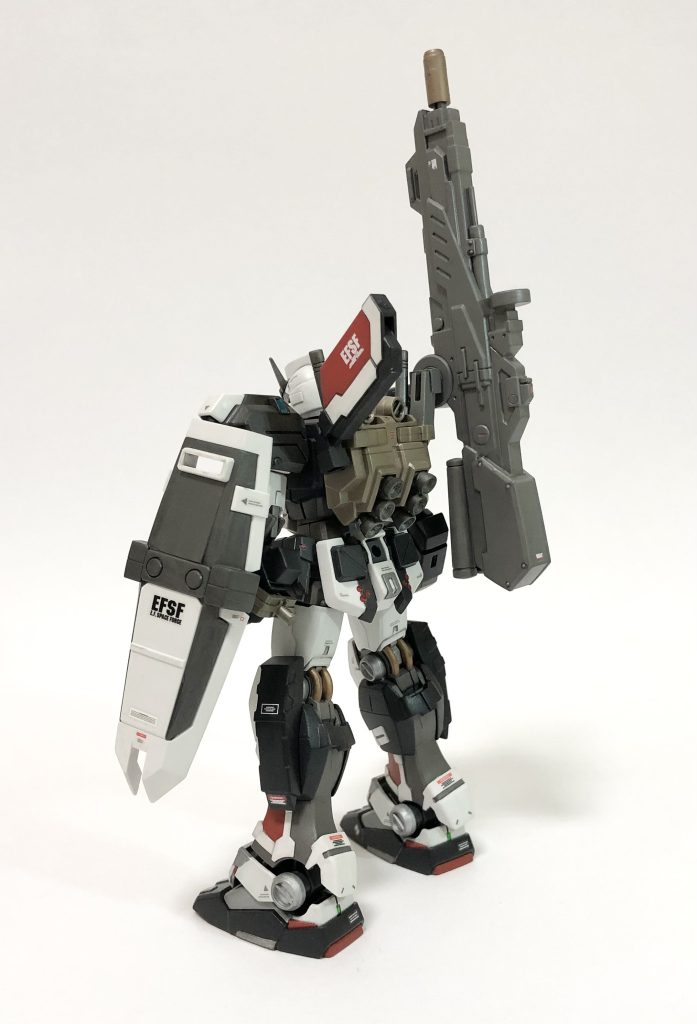 シールドの連邦は、プラ板で埋めてますが、ジーラインの配色を参考にしてます👀 