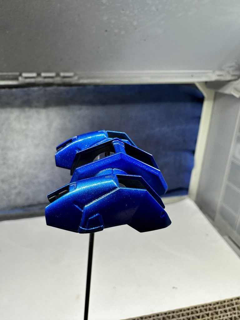 ゴールド、黒、フレームのカッパー以下は全てパールコート吹いてます。こんな感じになるよ。