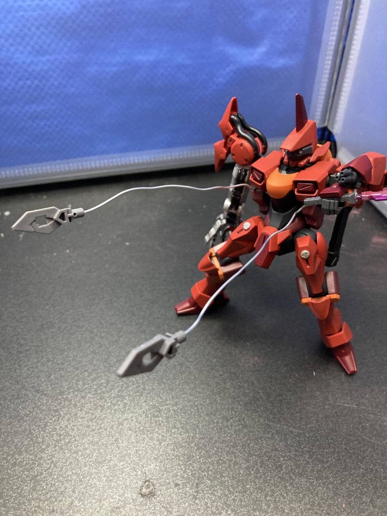 武装3 飛燕爪牙(スラッシュハーケン)モドキボディに穴開けて、ワイヤー付けて飛び出せるようにしました。ヒョロヒョロしてるけど許して_(:3」∠)_