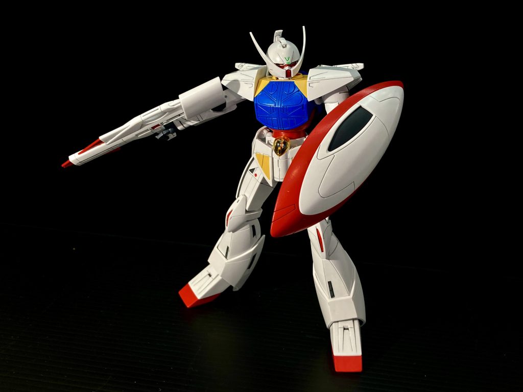 機体もさることながら、装備も独特なフォルム。ビームライフルが思ってたよりデカかったです。