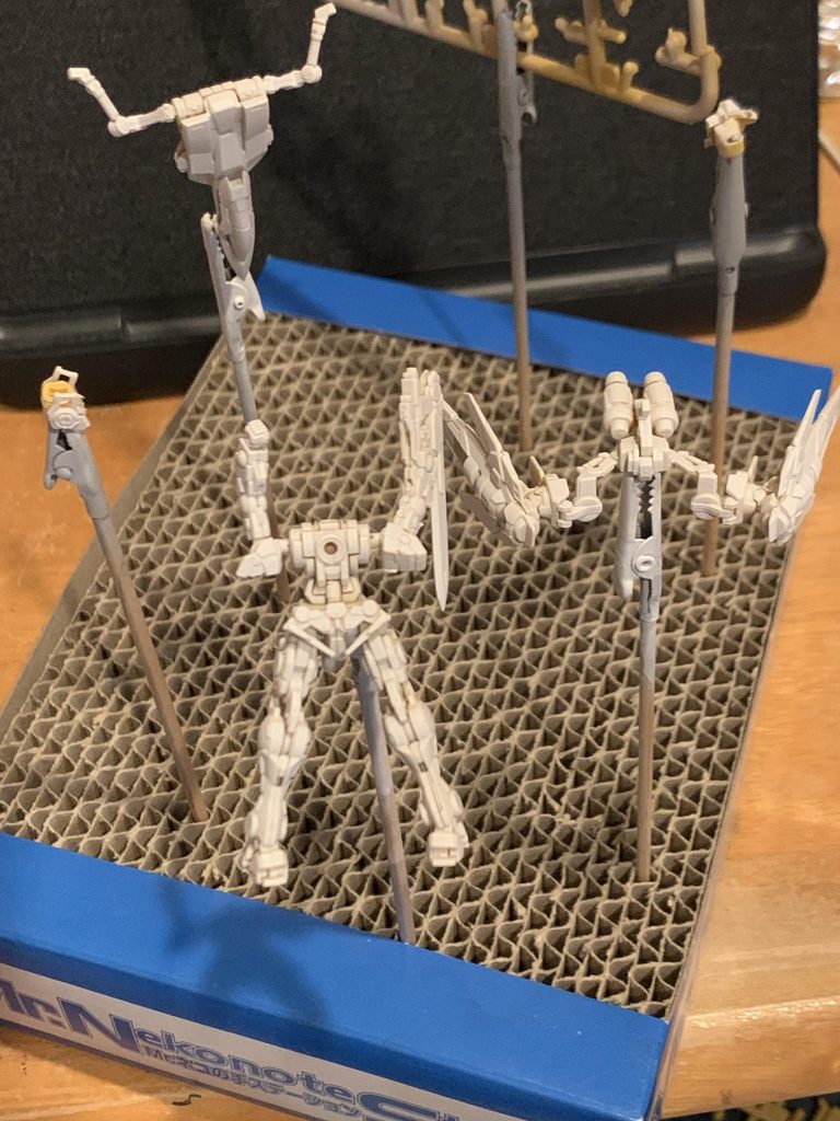 シタデルの白サフ(White Scar)で全面白に。