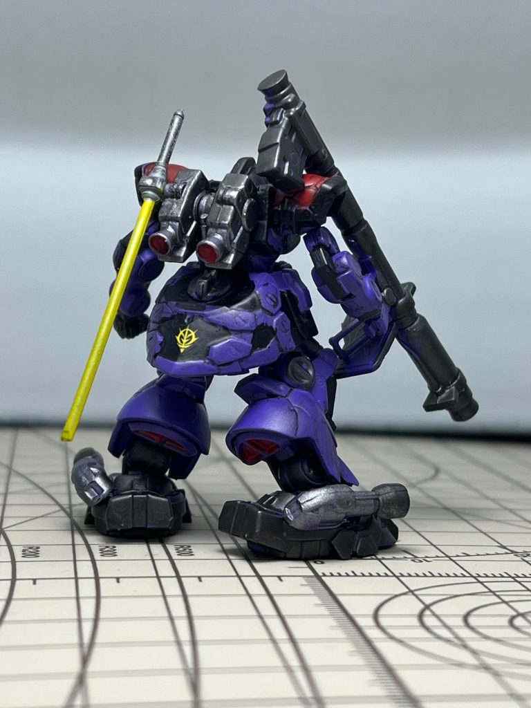 ガンダムデカール貼って艶消し。