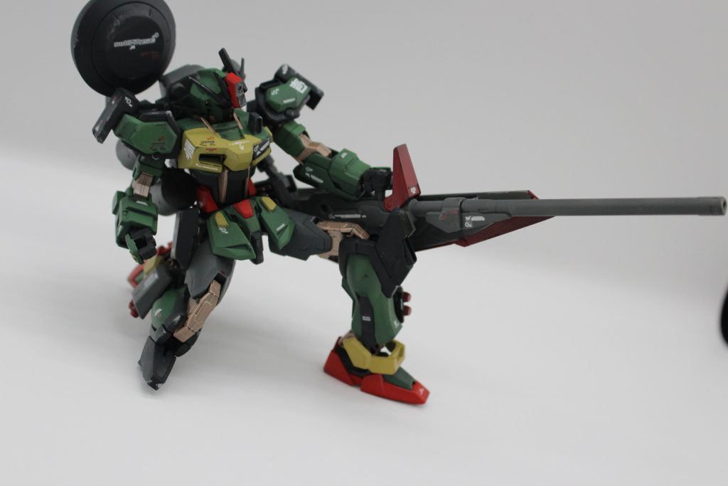 膝をついた射撃態勢が個人的にお気に入りです