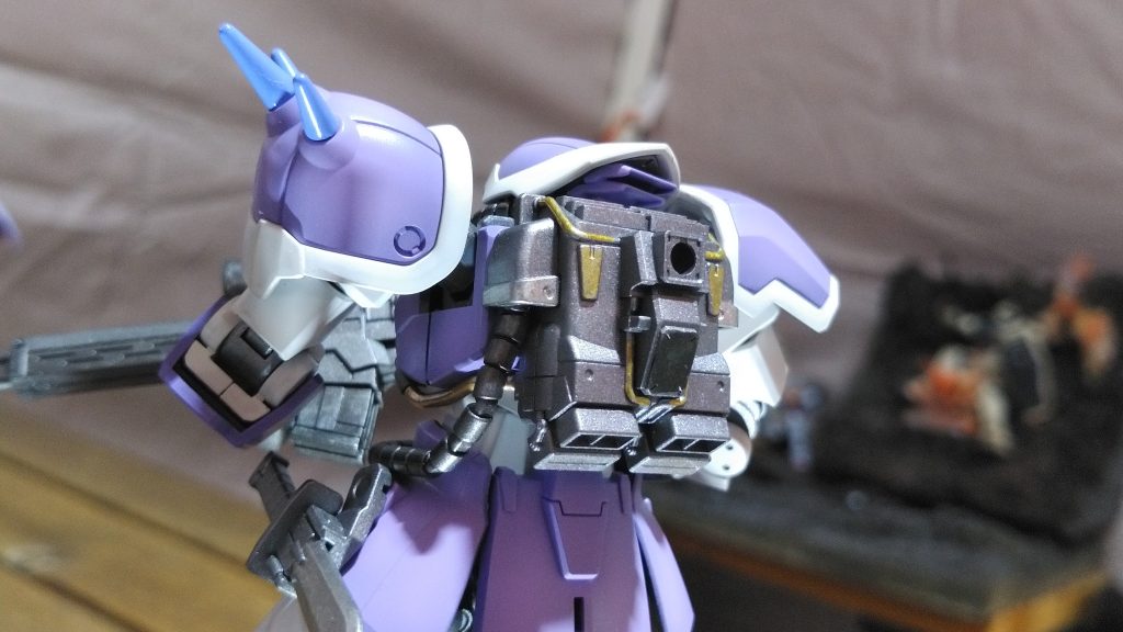 バックパック見えない場所まで筆塗りして頑張りました。