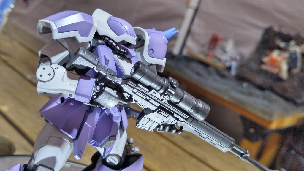 写真では全く分かりませんが、ライフルには5色使って立体感を出しています。全く分かりませんが。