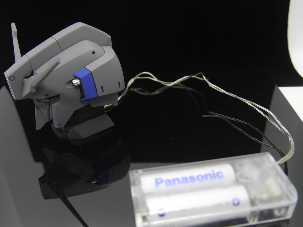 LEDは百均のイルミネーションを使用し、2球だけ残しました。切断するだけで済んだので難しい電子工作は一切ありませんでした◎本当はUSBタイプが欲しかったのですが、全然売っておらず、、、、、orz最後までご覧いただき、ありがとうございます☆もしよければ、他の作品も見ていただけたら、とても嬉しいです!