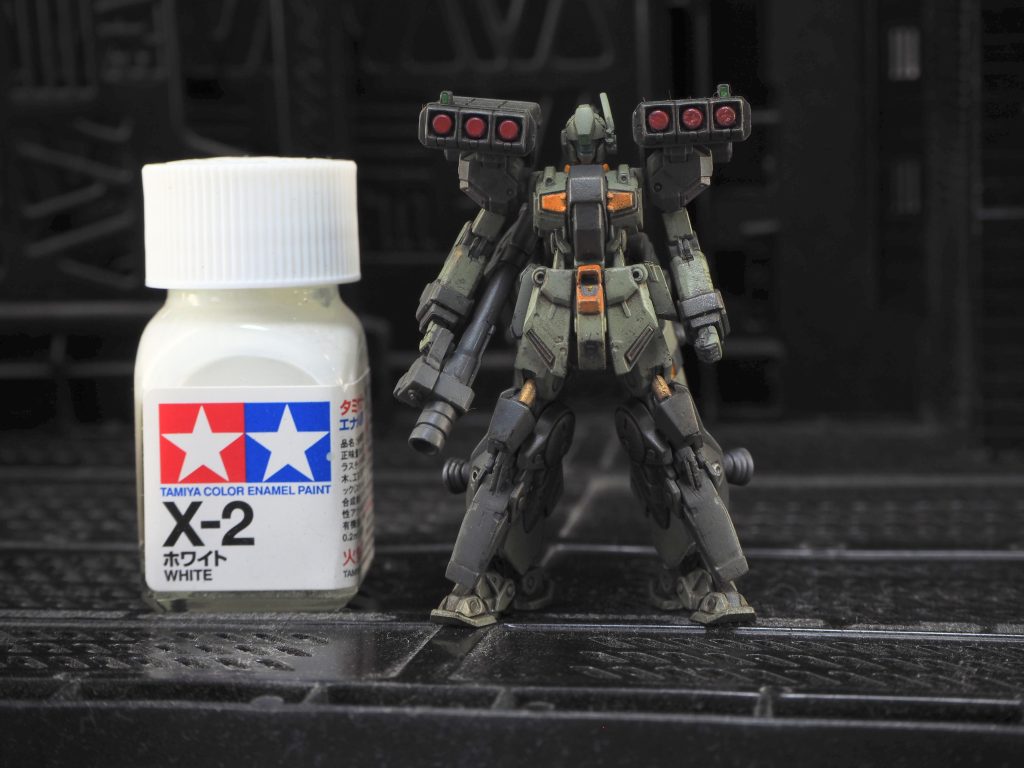 全体合わせ目消しセンサー部、ラピーテープ貼りバズーカ砲身開口バーニア各所彫り込みカメラアイ部分はシルバー塗装の上クリアグリーン重ね塗り https://page.auctions.yahoo.co.jp/jp/auction/o1090078641