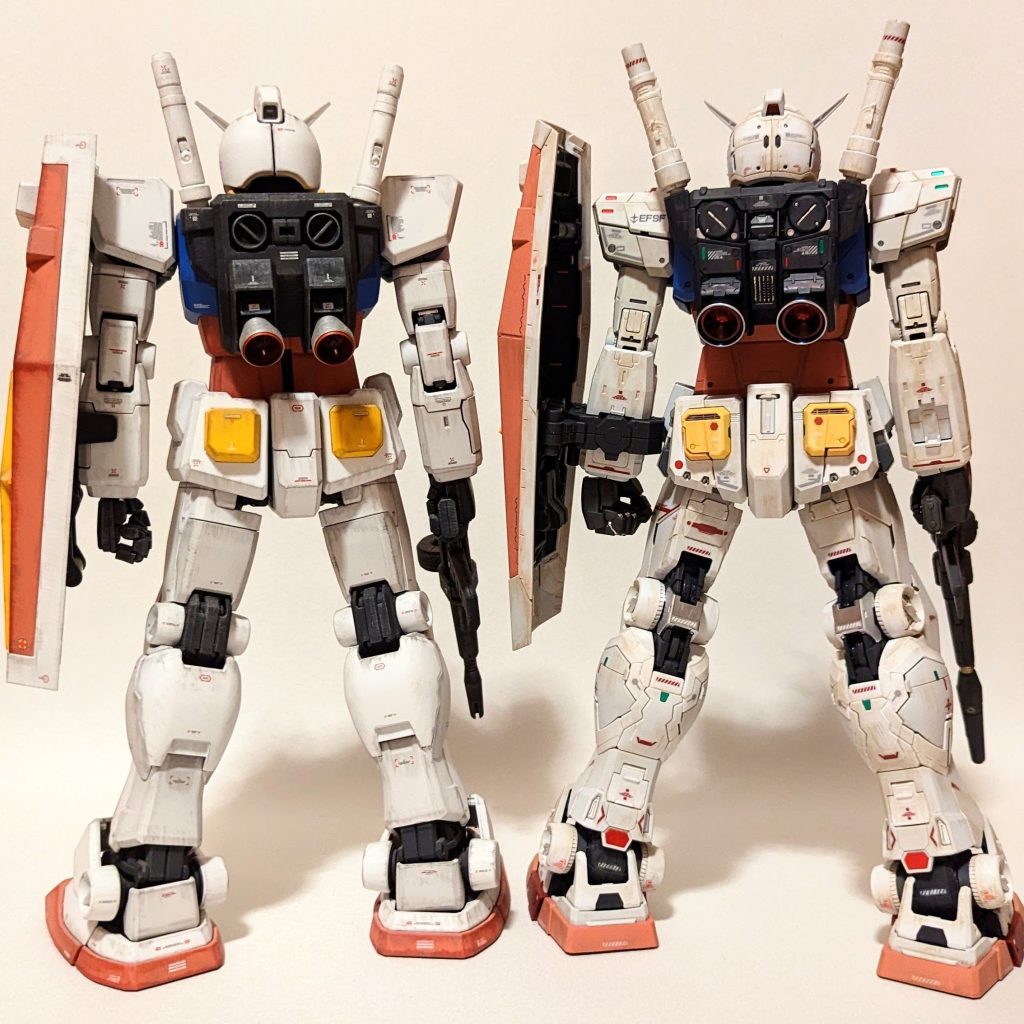 PGU 1/60 RX-78-2 ガンダム PG比較①背面比較各部の長さはそんなに変わらないですね。頭の大きさを少し調整しているようです。
