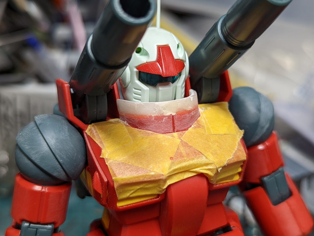 詰襟延長。プラ板を曲面に合わせて貼って、上からタフロンリベースを盛って厚みを出します。