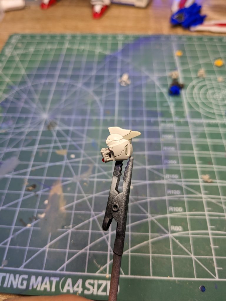 イケメンなんだけどパーツが小さすぎて、、、。スジ彫りを加えるの大変でした。GUNSTAをやってみる予定ではなかったので工程はほぼ未撮影です。