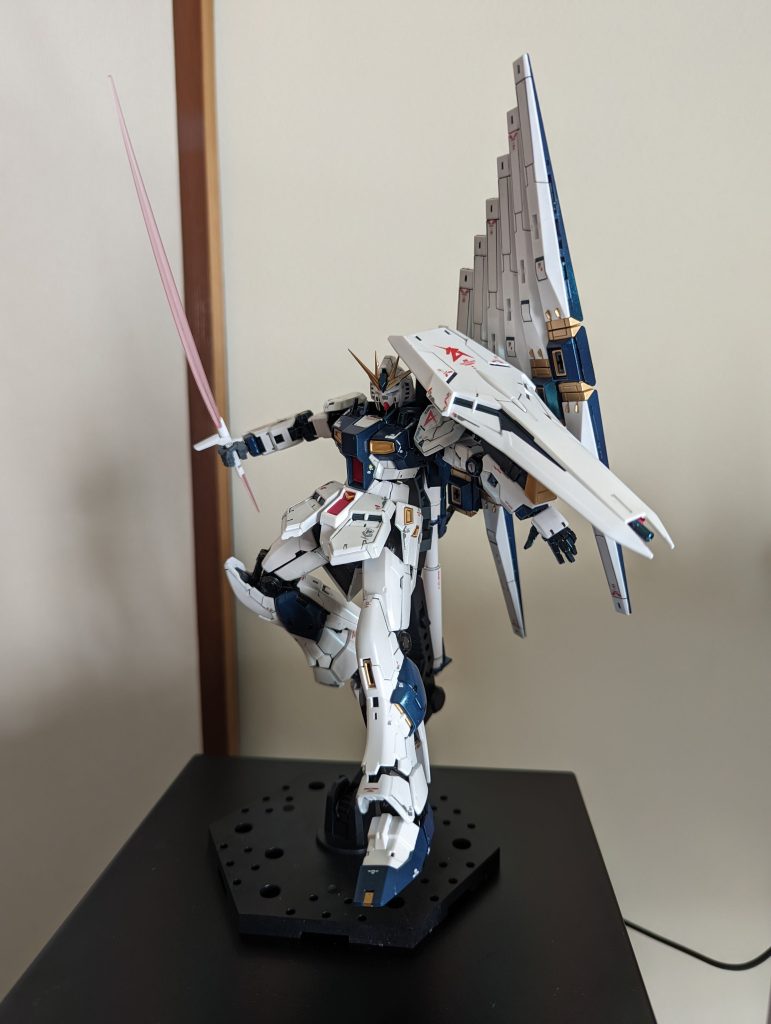 RG νガンダム–4枚目/制作者：シュウ