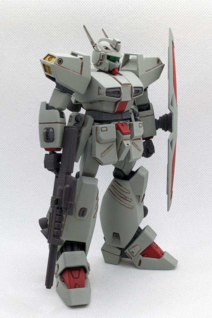 シールドの接続部をジャンクパーツでボールジョイント接続出来る様にし、シールドを構える角度に自由度が付けられる様にしています。