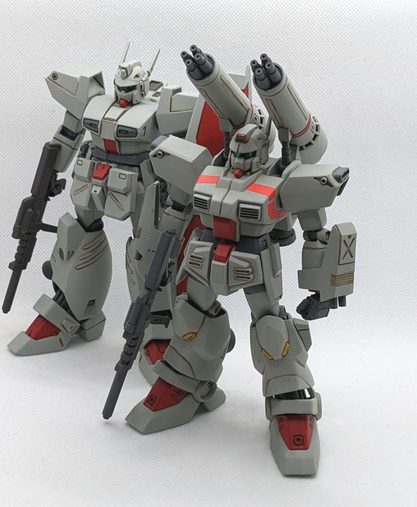 別に製作したヘビーガンと。「THE・連邦軍」と言った感じのデザインが気に入ってます。キャノン無しシールド装備タイプも作りたくなってきます。