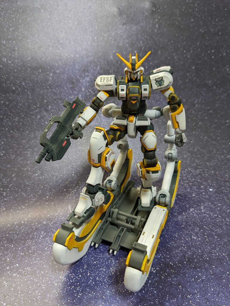 そのうちパーツ請求せな。左肘は両面テープでぶら下げてますw