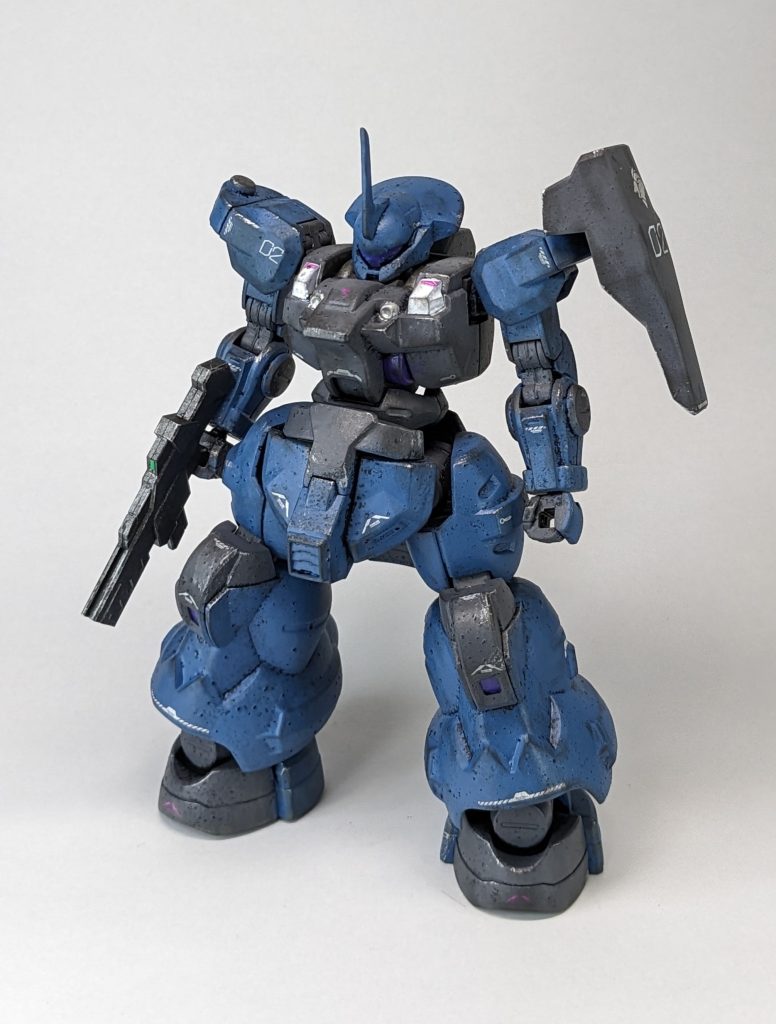 初めてスポンジ塗装をしてみたのですがとても面白いですねあえて雑にポンポンと色を載せてたんですが下地の黒がチラ見えしていい感じになったかな？と個人的には満足してますwここまでご覧いただき誠にありがとうございました！