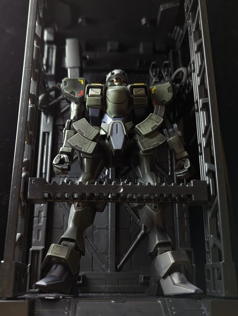 立ち姿。いかにも兵器感があります。