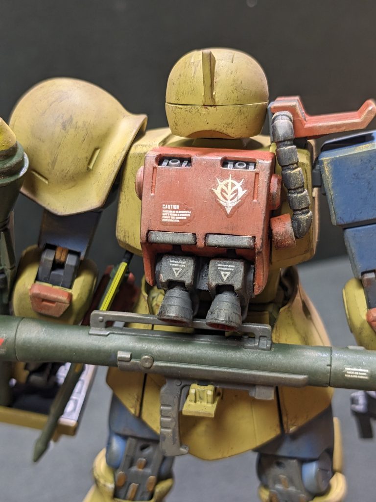 バックパックをプラ板とMSGでディテールアップしてみました。肘の所はMSGとプラ板でボリュームアップしてみました。