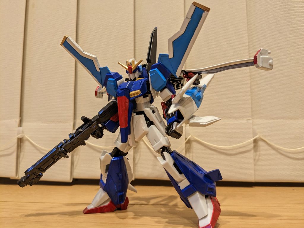 カードダスやBB戦士のパッケージイラストをイメージしたショット。ほぼそのままで色も若干変わっただけなんですが、なかなかイメージ変わって良い感じです。