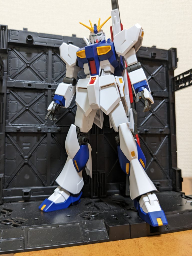 通常カラーよりもヒロイックなカラーリングで、コレはコレでありですね。パーソナルマークは貼るかどうか迷ってます（笑）