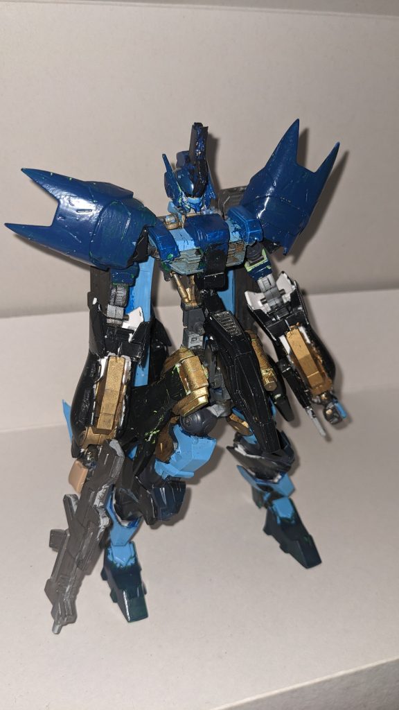 まずはノティム単体から。メイン武装としてはアスタロトと同じハンドマシンガン、そして背部に接続されている剣、パニッシャーソードだけですね。