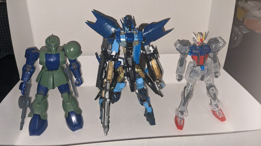 はい、サイズ比較、デケェ〜元キット、アスタロトなんですよ、こいつ