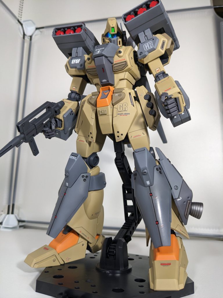 モールドパーツ、プラ棒、スジ彫り(下手ぴですが!)で情報量を増やしました!