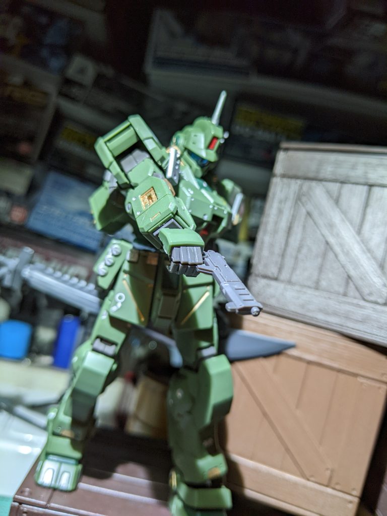 「ハッ……恰好な的だぜ……?」