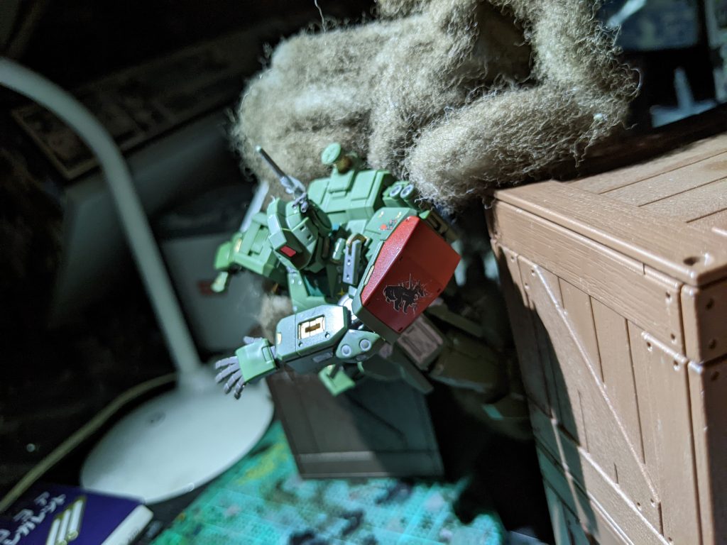 「スモーク散布…近距離……ならナイフだ!」