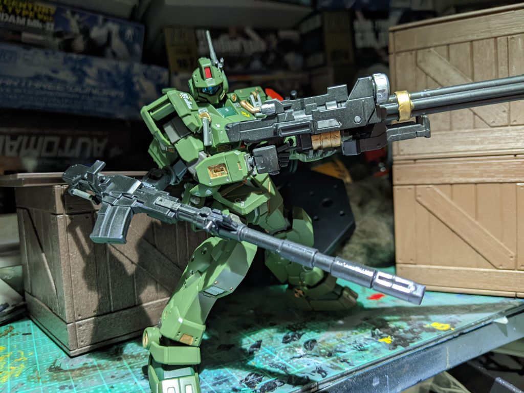 ジャイアントガトリング/ショートガトリング&180mmキャノンも装備。ペイルライダーでおなじみのアタッチメントパーツ接続軸を発見。それを用いて装備。