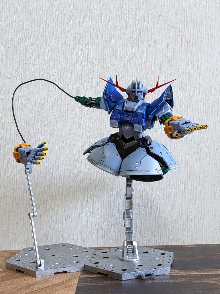 腕を伸ばしたポーズも良いですね👍