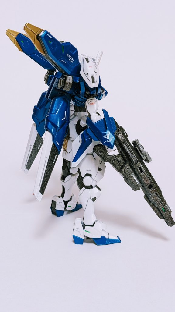 横からブースター上部のウイング等はクレオスゴールドにて