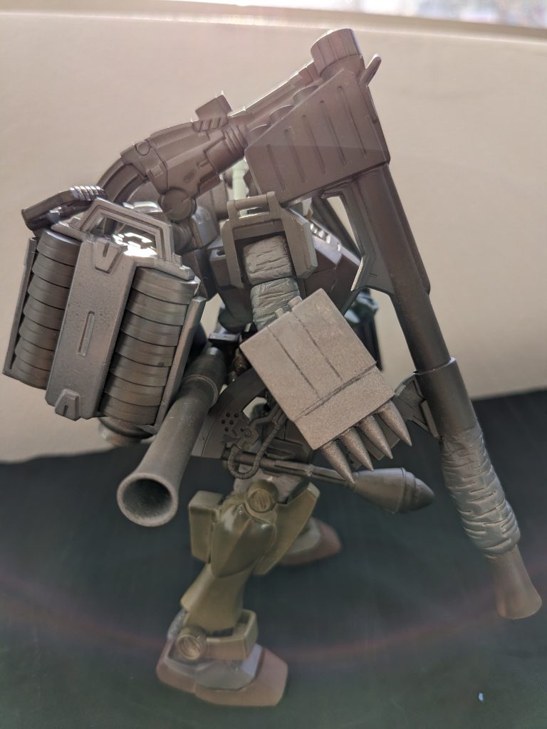 かつてガルマザビと同盟関係を結んだ北米のゲリラ組織が、鹵獲したジムをベースにマチルダ大隊のミデアを襲撃して得たガンダムのパーツや追加武装やジオン系の武装を追加した専用のフラッグシップモビルスーツ。ゲリラ組織自体はモビルスーツの修理、改修作業は出来るほどの小規模な設備を隠し持っているものの、連邦やジオンの様に新たなモビルスーツの開発する力は持っていなかった。かつてガルマザビから供与されたザクの生産ラインを開発するのが限界だった。そこで、ジムをベースにジオン残党を襲撃して手に入れたガンダムのパーツの一部を使い製造したのがガンダムリベレート。